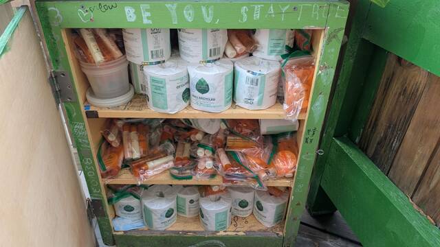 9124328_web1_naj-NAfooddrivepantry2-012226