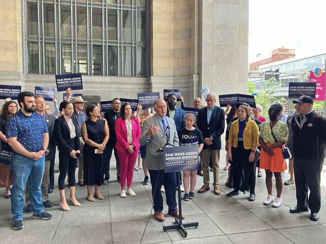 9125145_web1_ptr-DemCommitteeChairOut-061122