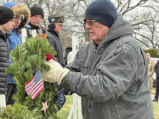 9126283_web1_gtr-WreathsJeannette1-121425