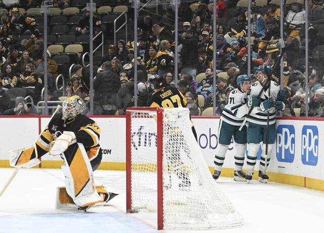 9126527_web1_ptr-PensSharks11-121425