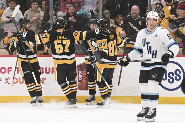 9128351_web1_ptr-PensMam01-121525