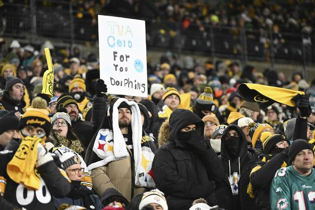 9130660_web1_ptr-SteelersDolphins04-121625