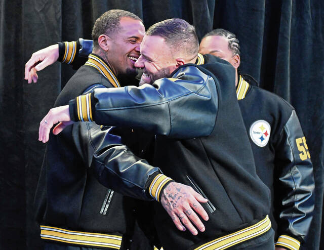 9130675_web1_ptr-SteelersDolphins01-121625