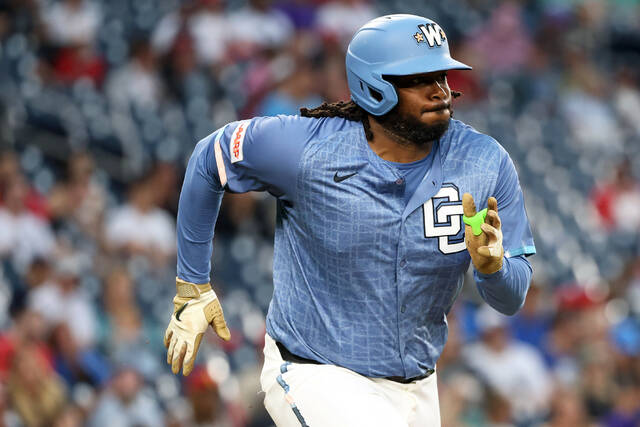 Twins add first baseman Josh Bell with agreement on $7 million contract, AP source says | TribLIVE.com