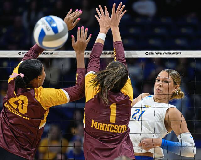 9133752_web1_gtr-pittvb1-121225