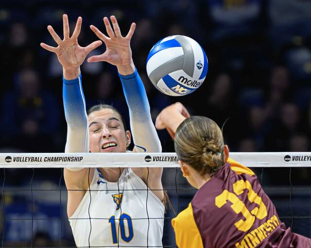 9133752_web1_gtr-pittvb2-121225