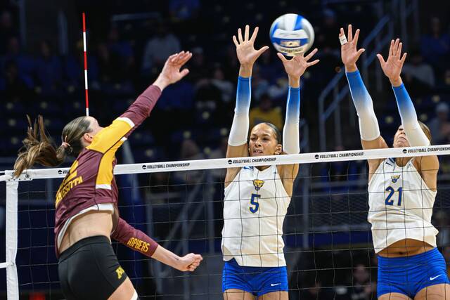 9133752_web1_gtr-pittvb3-121225