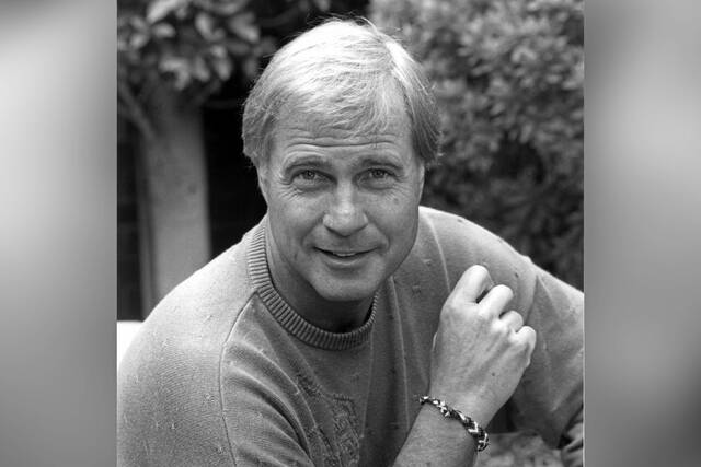 9135446_web1_AP900716033