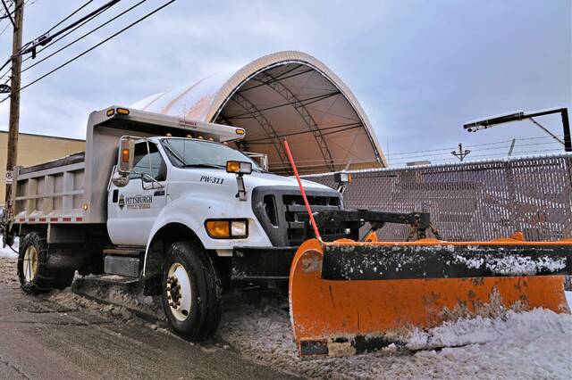 9135948_web1_WEB-pittsburgh-snow-plow-truck