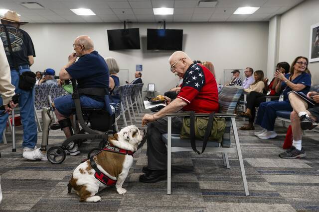 9138552_web1_gtr-VeteranTownHall3-061225