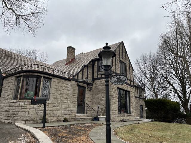 Slide 
													
													4