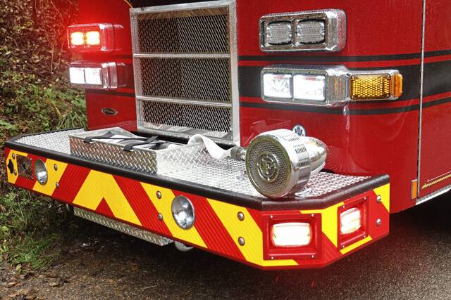 Mobile home catches fire in North Huntingdon