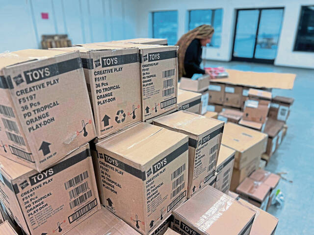 9151437_web1_gtr-toysfortots-122425-9