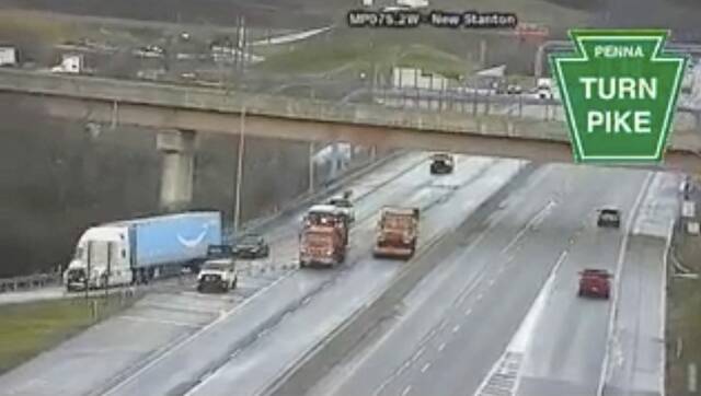 Pennsylvania Turnpike closed in New Stanton