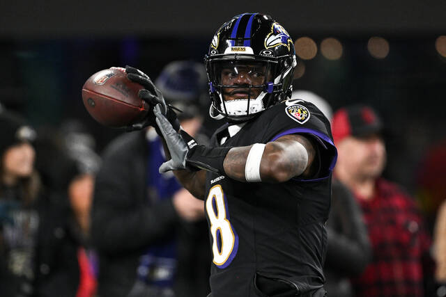 Ravens QB Lamar Jackson returns to practice ahead of Steelers game: ‘Very optimistic’<span class="headline-video">Video <i class="fa-solid fa-circle-play"></i></span>