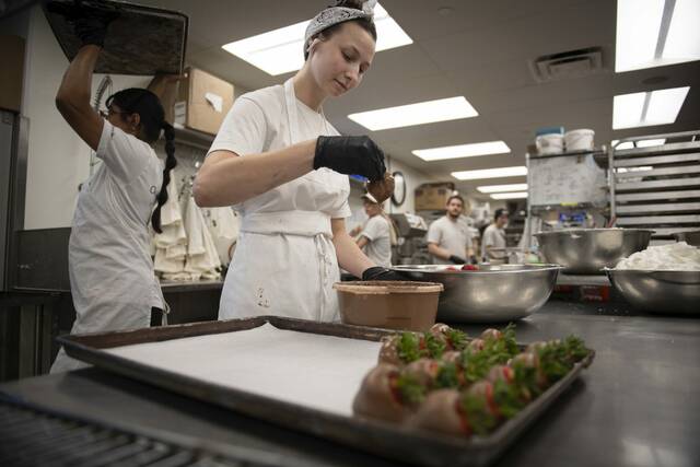 Businesses take advantage of opportunity as vendor partners for U.S. Open<span class="headline-video">Video <i class="fa-solid fa-circle-play"></i></span>