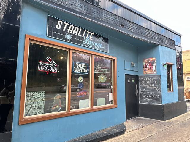 9087646_web1_her-starlitelounge-120425