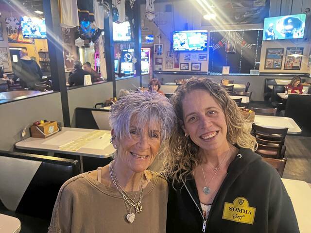 9157017_web1_ptr-cellphone-011026-8