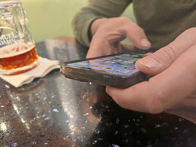 ‘Read the room’: Western Pennsylvanians weigh in on cellphone etiquette