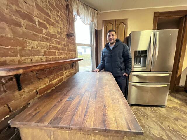 9160435_web1_vnd-1850house-010226-10