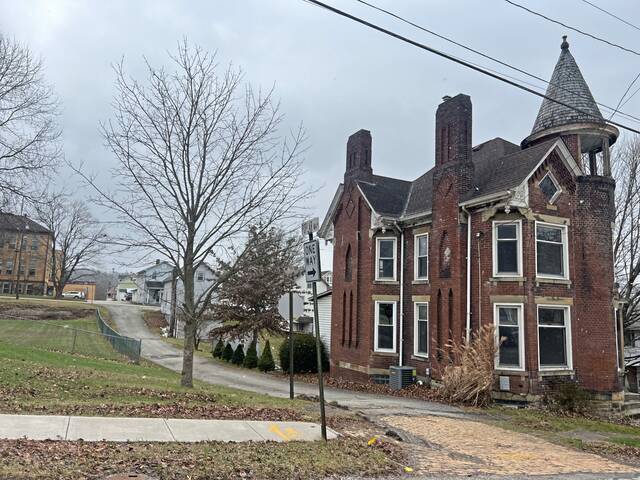 Slide 
													
													6