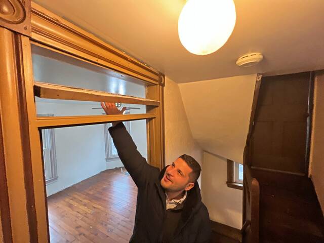 Slide 
													
													3