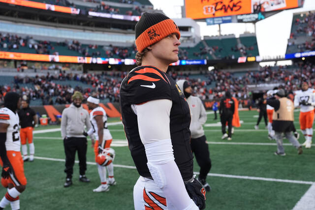Joe Burrow’s Bengals face plenty of questions after missing playoffs for 3rd straight year<span class="headline-video">Video <i class="fa-solid fa-circle-play"></i></span>