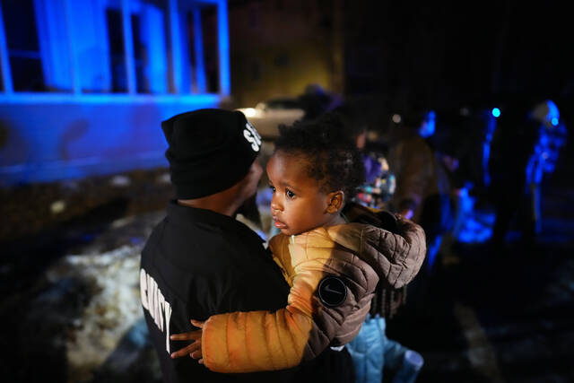 9182107_web1_ap26015193136966