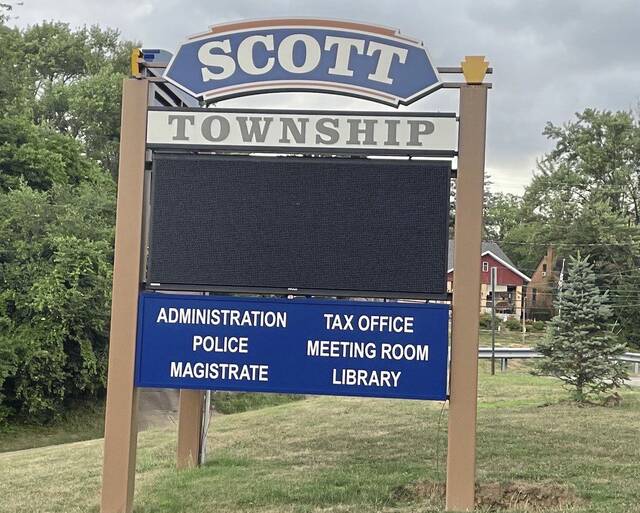 Scott commissioners reelect Altman as board president