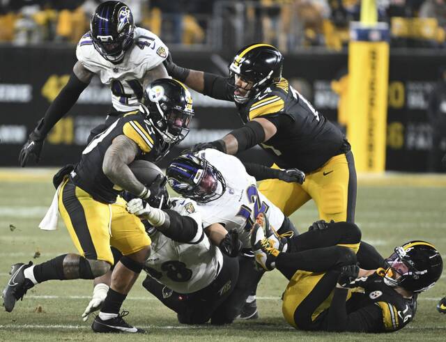 RB Jaylen Warren missed Steelers practice because of illness