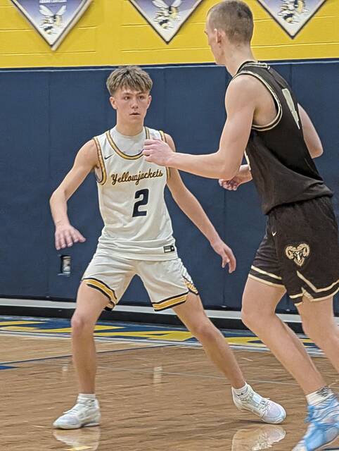 Freeport snaps losing streak, tops Highlands boys basketball team