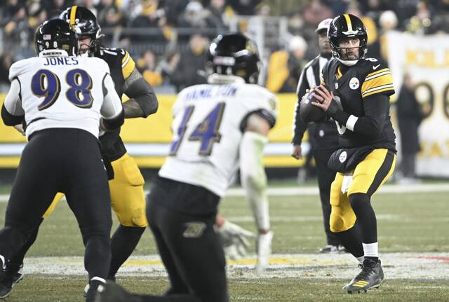 Mark Madden’s Hot Take: Steelers’ QB upgrade to Aaron Rodgers has been minimal … so far