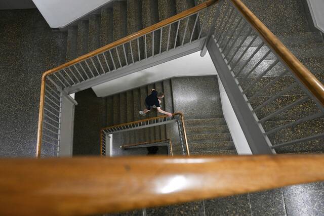 Retired Fox Chapel attorney ranks 3rd in nation for niche sport of stair climbing