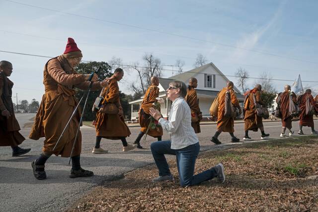 Buddhist monks captivate Americans during 2,300 mile walk