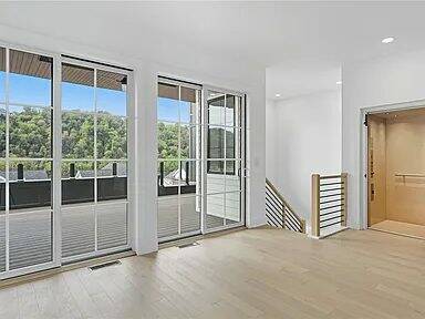 Slide 
													
													4