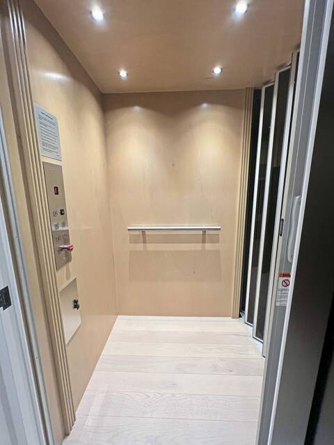 Slide 
													
													6