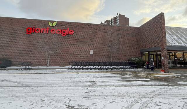 Fire reported at Giant Eagle on Pittsburgh’s North Side