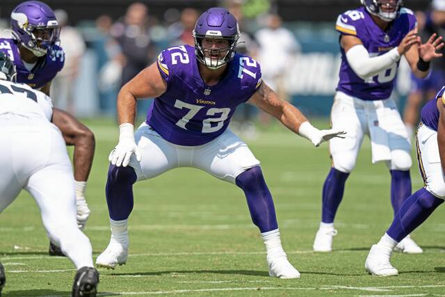 Steelers sign 2 players to reserve/future contracts