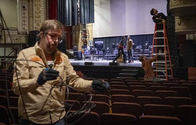 Video cameras to record unique presentation on history of the U.S. at Palace Theatre