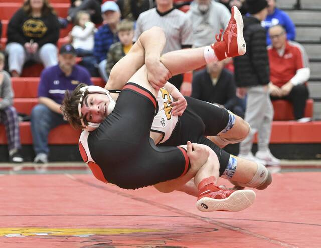 Central Catholic’s Green, Moon’s Yanek become 3-time Allegheny County wrestling champs