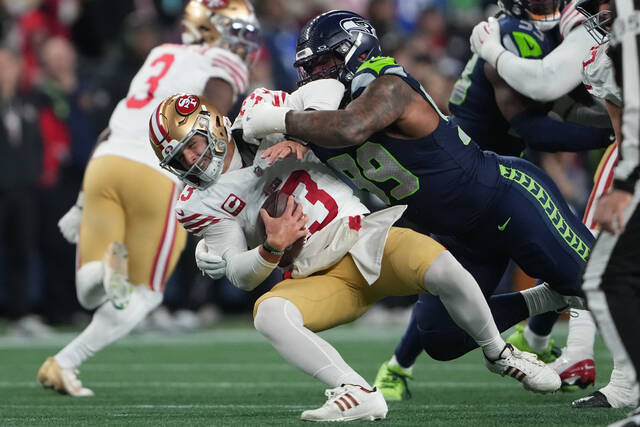 Seahawks dominate 49ers from opening kick, advance to NFC title game