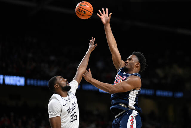 Arizona a unanimous No. 1 for 1st time, Saint Louis and Miami (Ohio) join AP Top 25