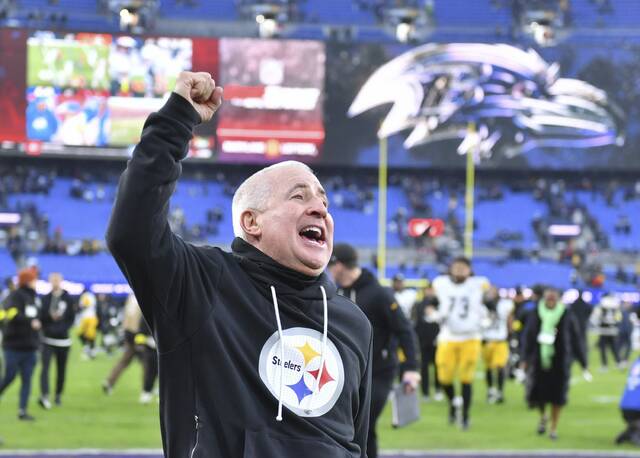 Special teams coordinator Danny Smith 1st Steelers assistant hired elsewhere, joins Bucs