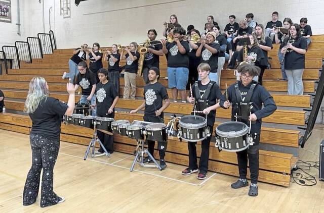 Arnold teen comes into own with starting, leading Valley pep band