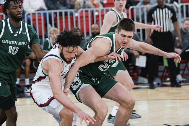 Robert Morris falls to Green Bay in another close loss