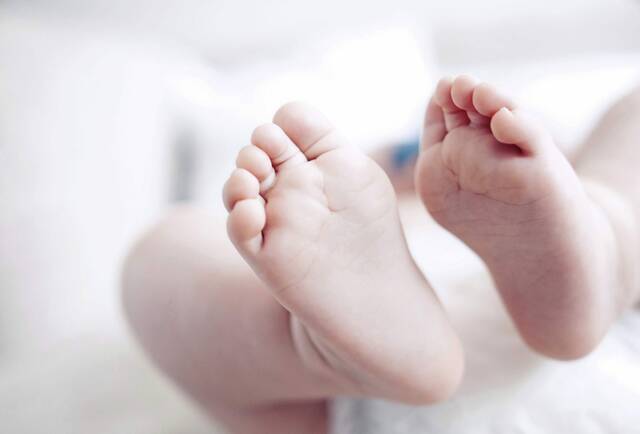 Mother, baby boy ‘doing fine’ after birth on side of Parkway North