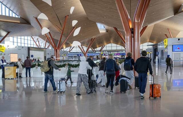 Pittsburgh International Airport still pummeled by storm-related disruptions