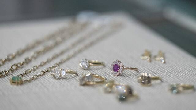 Slide 
													
													4