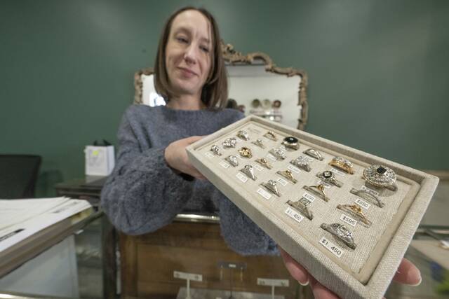 Gold buyers and local jewelers adapt to market’s historic price increase