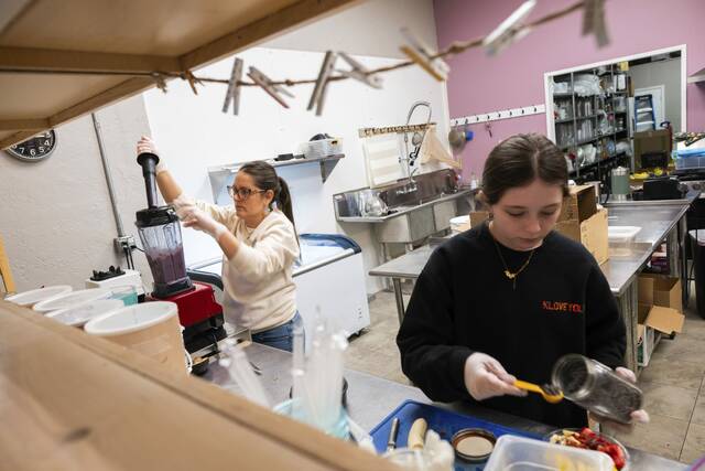 Back to business: Local shops, restaurants come back to life after snowstorm